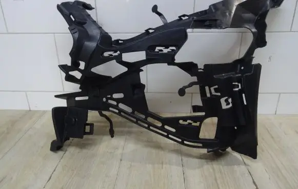 Mercedes-Benz CLS W257 Front bumper mounting bracket A2578857503