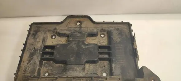 Battery tray