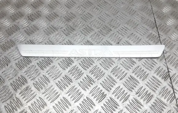 Opel Astra H Front sill trim cover 13243521
