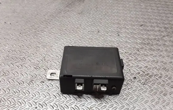 Mercedes-Benz ML W163 Aerial antenna amplifier 1638200289