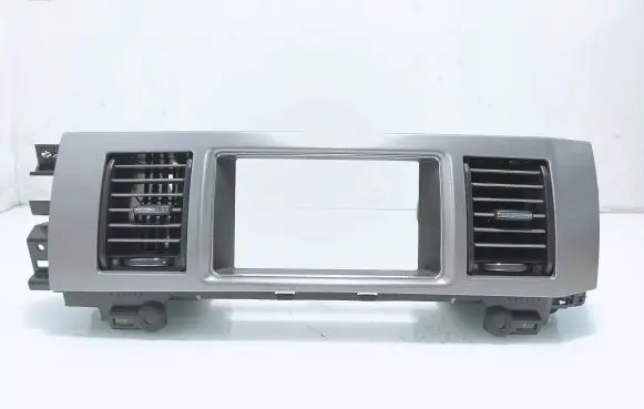 Jaguar XF X250 Dash center air vent grill 8X2319K617AH 09DF 06619