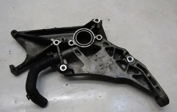 Skoda Fabia Mk3 (NJ) Engine mounting bracket 04B145841B