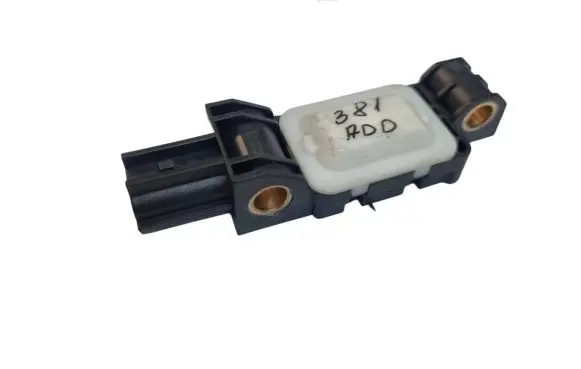 Audi A8 S8 D3 4E Airbag deployment crash/impact sensor 4B0959643D 280505 011035
