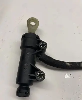 Clutch slave cylinder