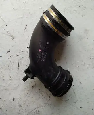 Maserati Ghibli Air intake duct part 67010260 72424039
