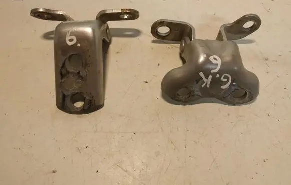 Rear door hinge set