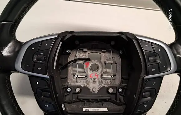 Steering wheel buttons/switches
