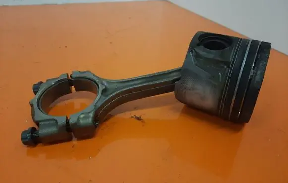 Toyota Yaris Piston 
