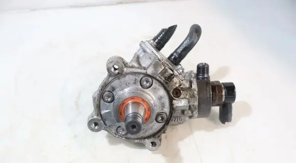 Volkswagen Caddy Fuel injection high pressure pump 0445010790
