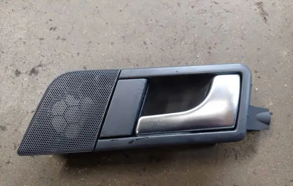 Audi A2 Front door interior handle 8Z0837020 E040313522