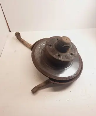 Mercedes-Benz W123 Front wheel hub
