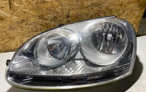 Volkswagen Jetta V Headlight/headlamp