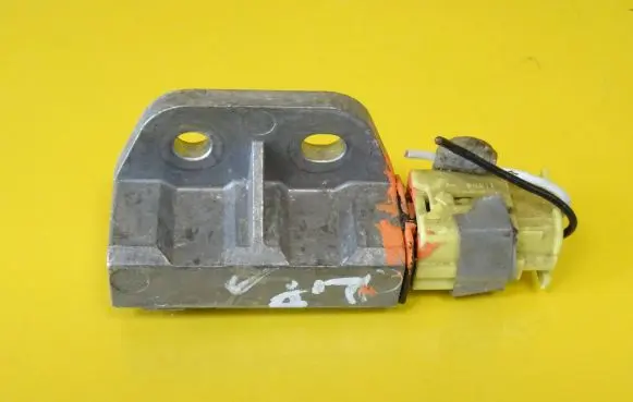 Nissan X-Trail T30 Airbag deployment crash/impact sensor