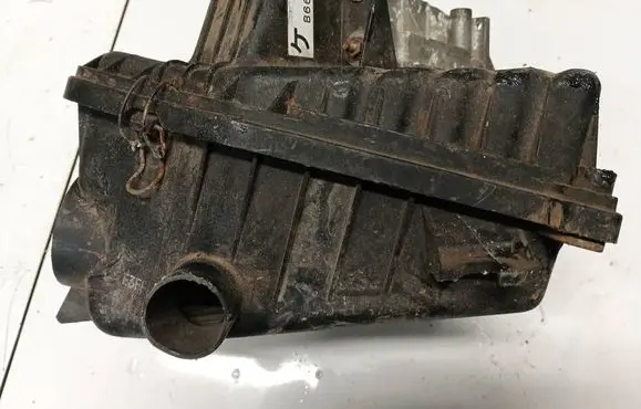 Mazda MX-3 Air filter box 