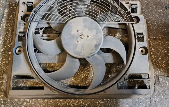 BMW 3 E46 Van refrigerator 64548373957