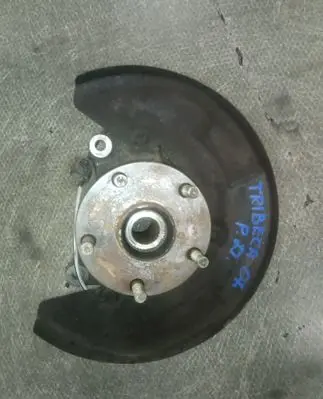 Subaru B9 Tribeca Front wheel hub