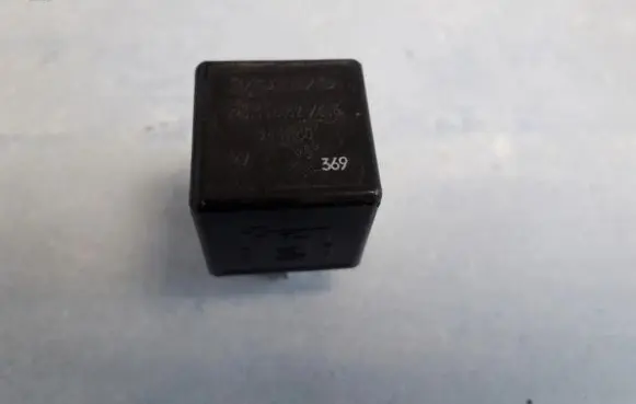Volvo S70 V70 V70 XC Other relay 9441160 v23134-a52-x345