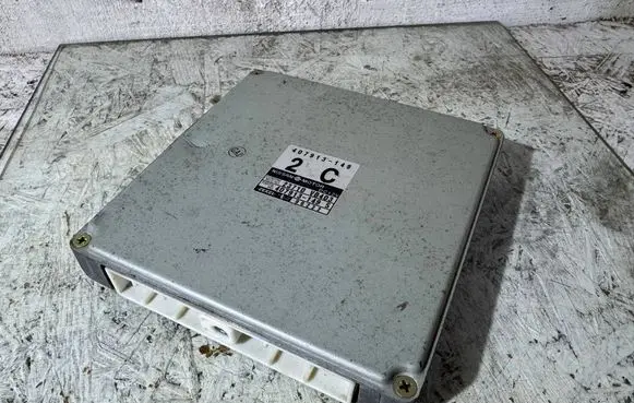 Nissan Patrol Y61 Engine control unit/module 407913149 4079131495 23710VB403