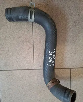 Engine coolant pipe/hose