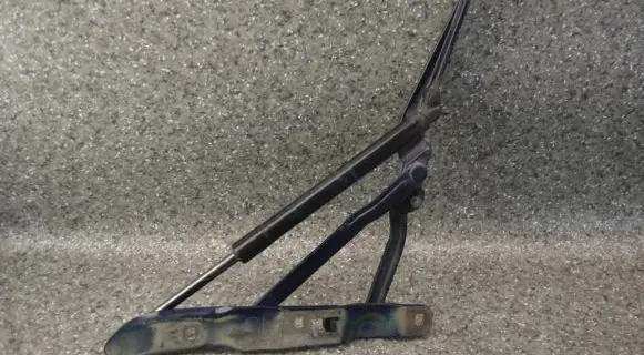 BMW 5 E39 Tailgate/trunk/boot hinge 8159398 41.51-8159398
