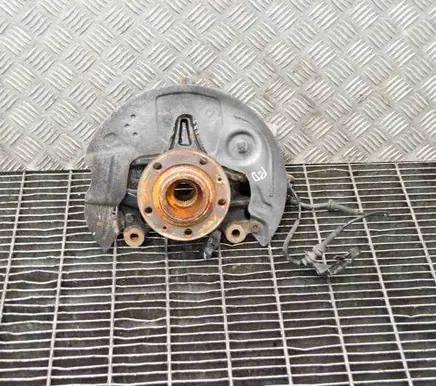 Front wheel hub