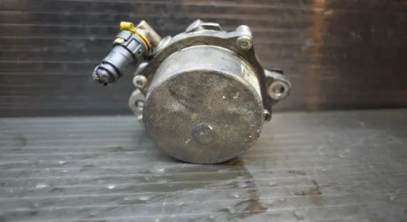 Vacuum pump