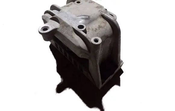 Audi A3 S3 A3 Sportback 8P Engine mount bracket 1K0199262M