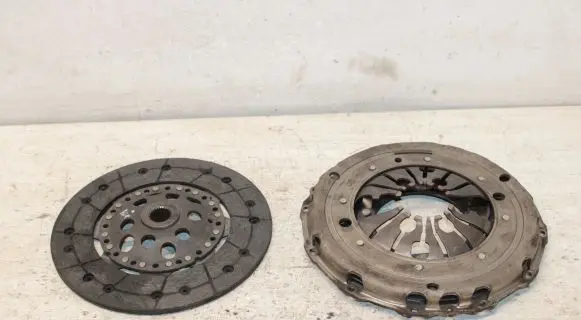 Volkswagen Golf IV Clutch set kit 322027810 122022010 B02100