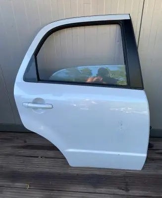 Suzuki SX4 Rear door