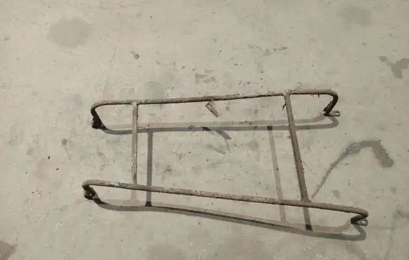 Peugeot 807 Fuel tank mounting bracket 