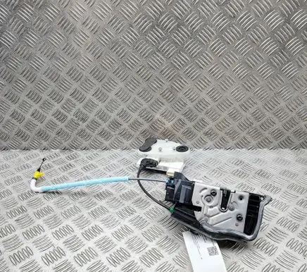 BMW X5 G05 Front door lock 7477702