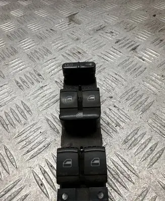 Volkswagen Touareg I Electric window control switch 7l6959857