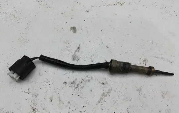 BMW X3 E83 Exhaust gas temperature sensor 17185551