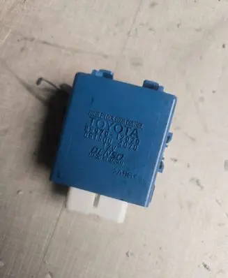 Toyota Verso Door central lock control unit/module 8597012020 0515004070