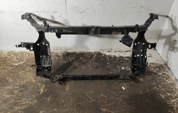 Nissan Qashqai+2 Radiator support slam panel