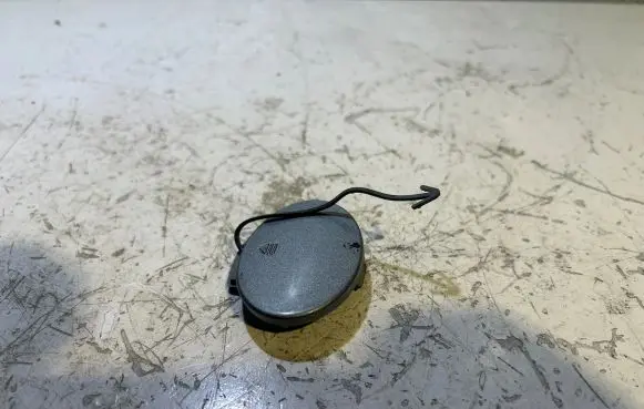 Mercedes-Benz SLK R171 Front tow hook cap/cover A1718850723 64732