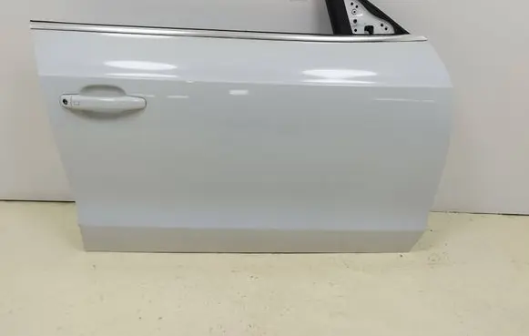 Audi A5 8T 8F Front door LY9C