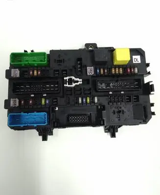 Opel Astra H Fuse module 13180775 5DK00866951