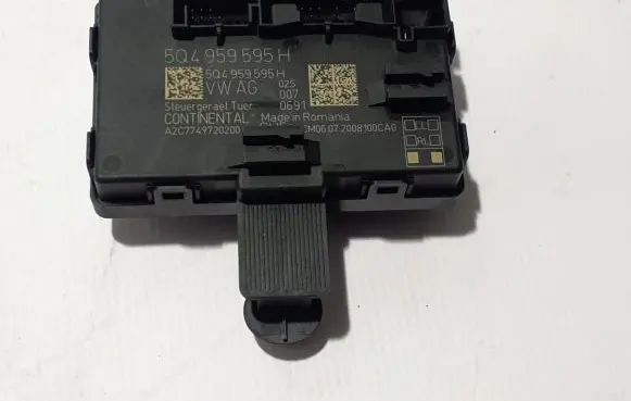 Skoda Octavia Mk4 Door control unit/module 5Q4959595H