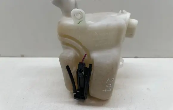 Peugeot 207 Windshield washer fluid reservoir/tank 9648337580
