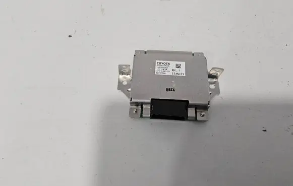 Toyota Sienna XL40 IV Other control units/modules 8596A08020