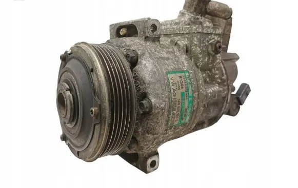 Volkswagen Touran I Air conditioning (A/C) compressor (pump) 1K0820803G