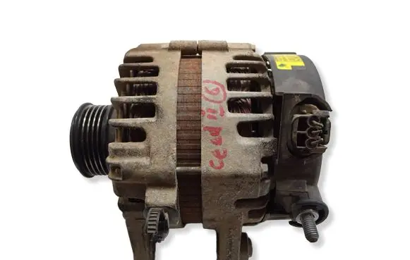 KIA Pro Cee'd II Generator/alternator 373002A850 2611067 135V130A
