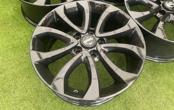 Nissan Juke I F15 R17 alloy rim 