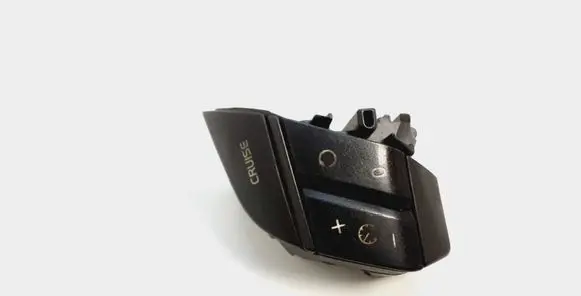 Volvo XC90 Steering wheel buttons/switches 8685478
