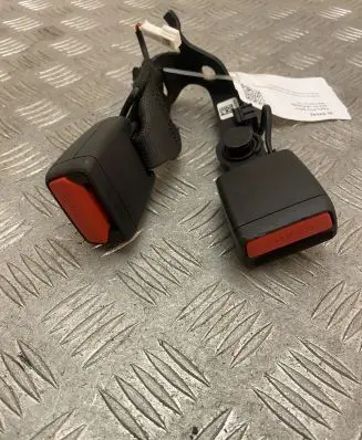BMW 3 G20 G21 Rear seatbelt buckle 7442030