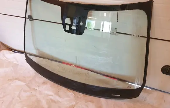 Volvo XC60 Front windscreen/windshield window E000234 43R002124 DOT617M552AS1