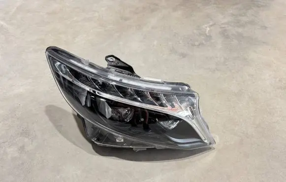 Mercedes-Benz Vito Viano W447 Headlight/headlamp A4479063301