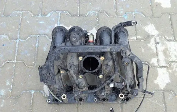 Mercedes-Benz C W203 Intake manifold A1111412001