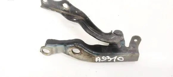 Engine bonnet/hood hinges